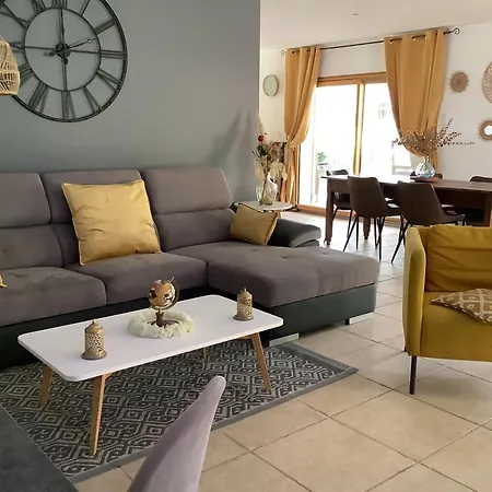 La D Angel فيلة Carcares-Sainte-Croix